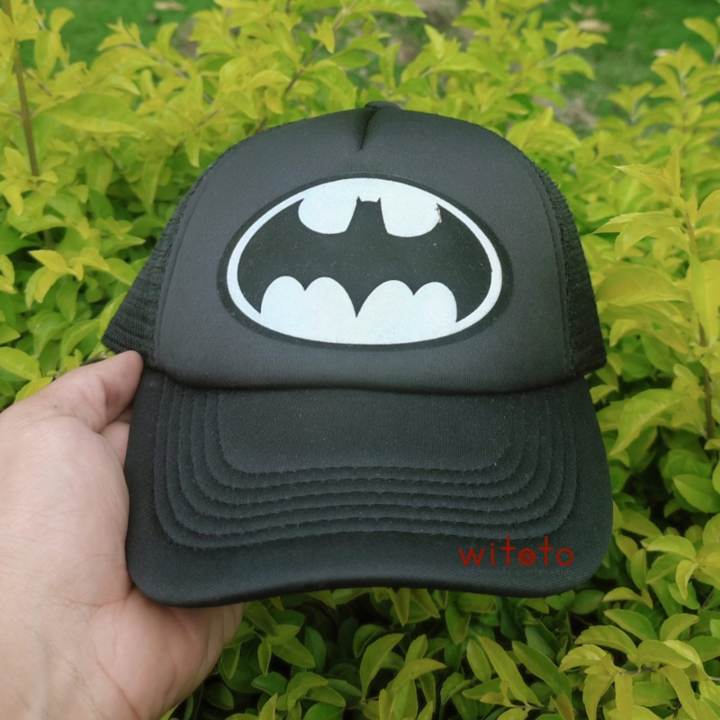 GORRA BATMAN LOGO PLATEADO